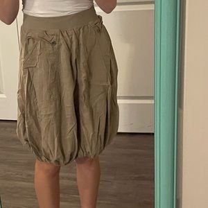 Hard tail beige bubble skirt